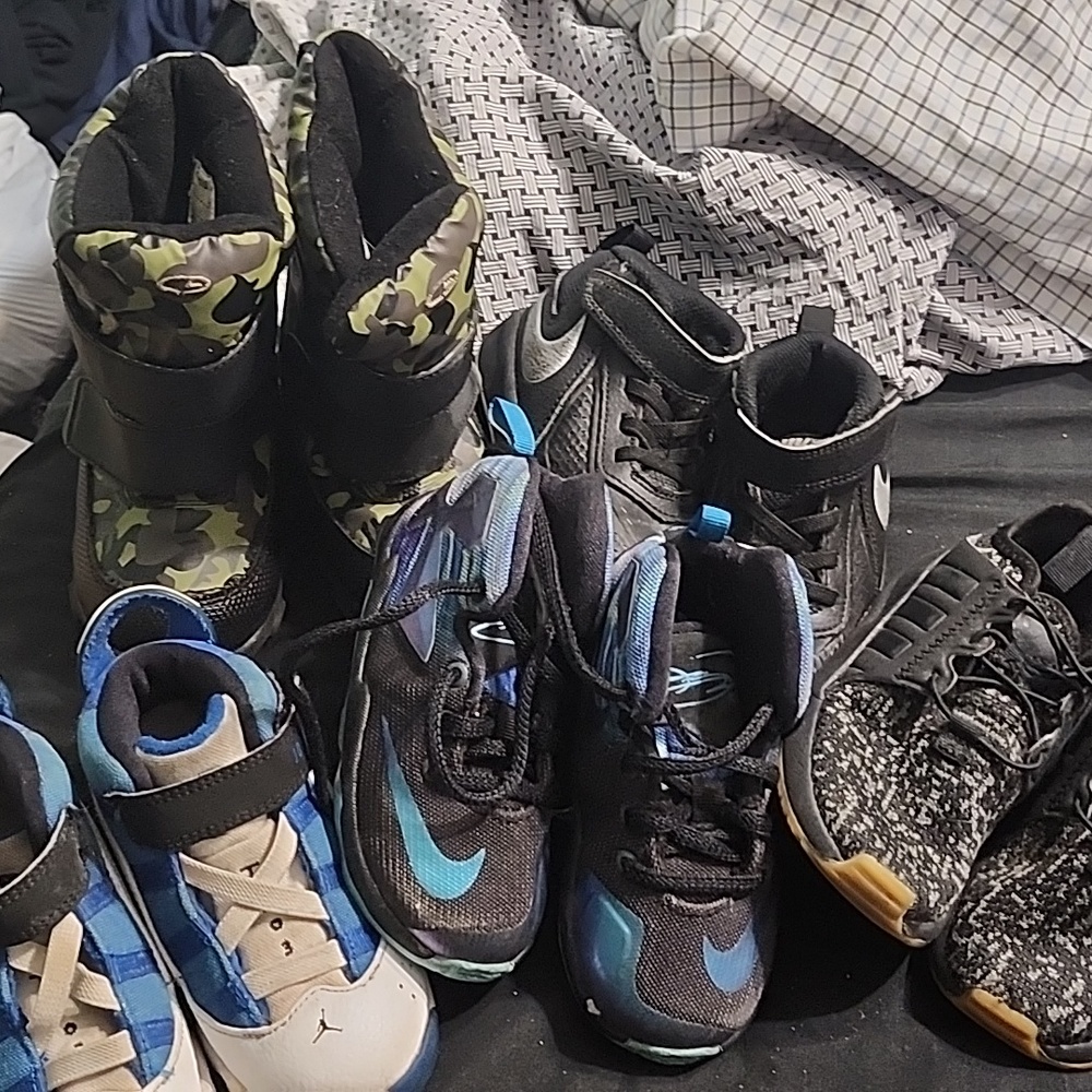 Mixed Bundle sale sizes 7-8's/ boys Take All!!!